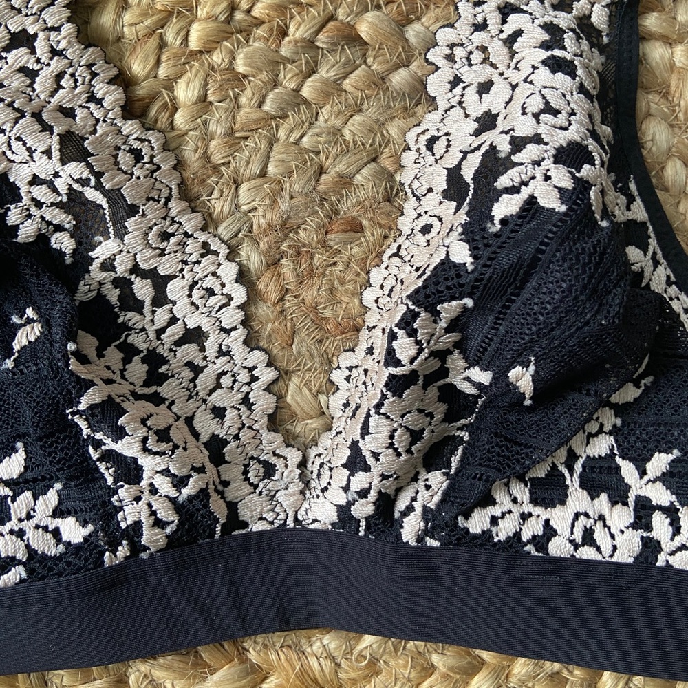 Wacoal Black Cream Embroidered Floral Lace Bralette - Picture 3 of 7